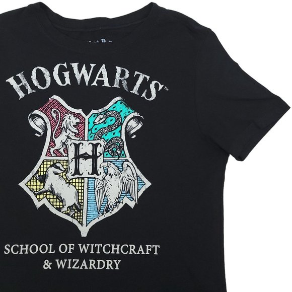 Hogwarts Harry Potter T Shirt Size M Crest Graphic School Witchcraft Wizardry - Picture 8 of 9